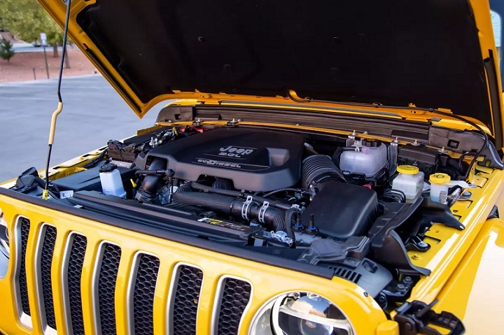 close up picture of engine on 4x4 off road vehicle 